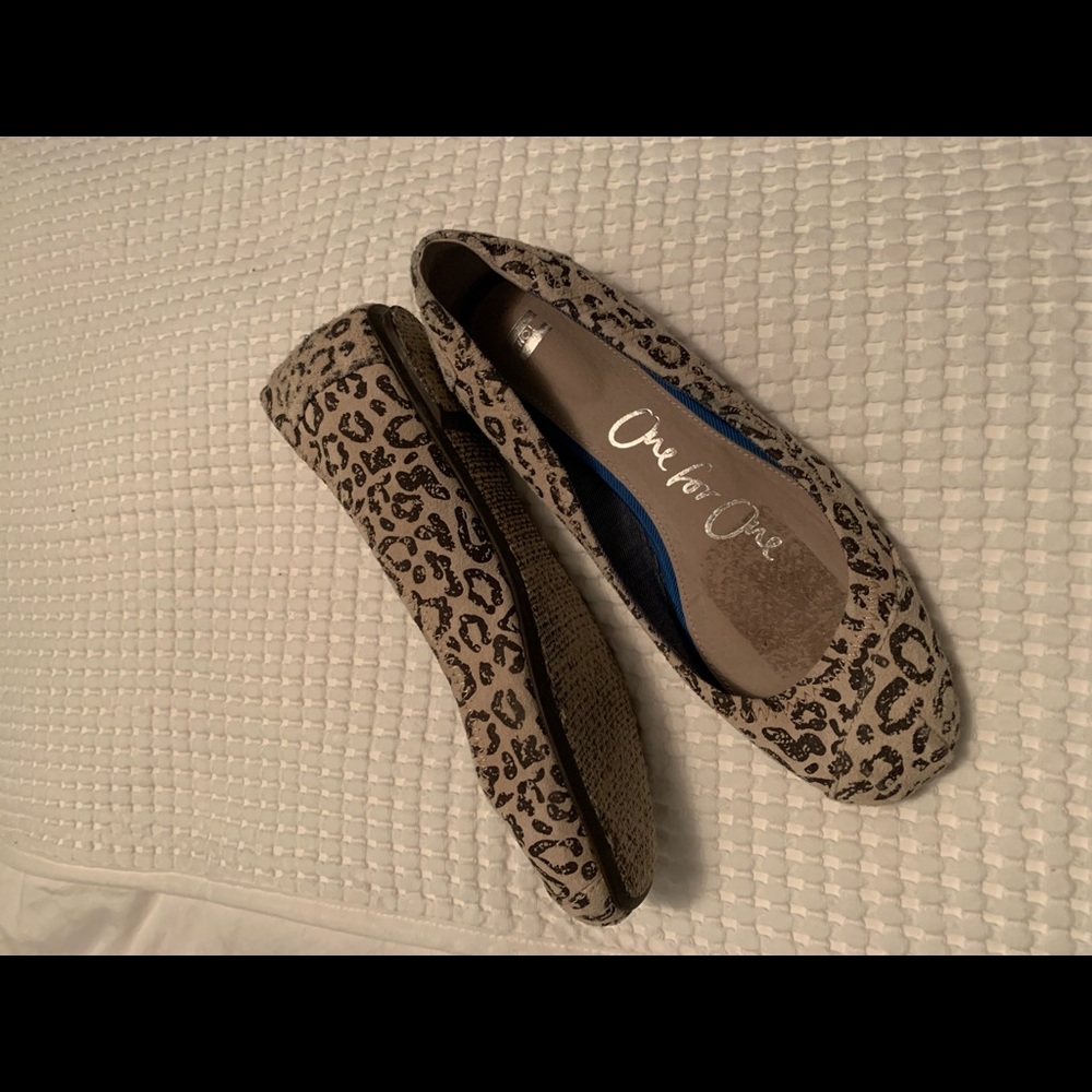 Toms Leopard Ballet Flats Size 7.5